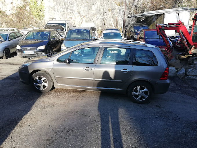 Aperçu des activités de la casse automobile ALPES RECUPERATIONS située à VIVIERS-DU-LAC (73420)